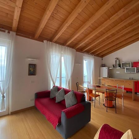 Apartamento Luxury Penthouse With Big Terrace Argegno Exterior foto