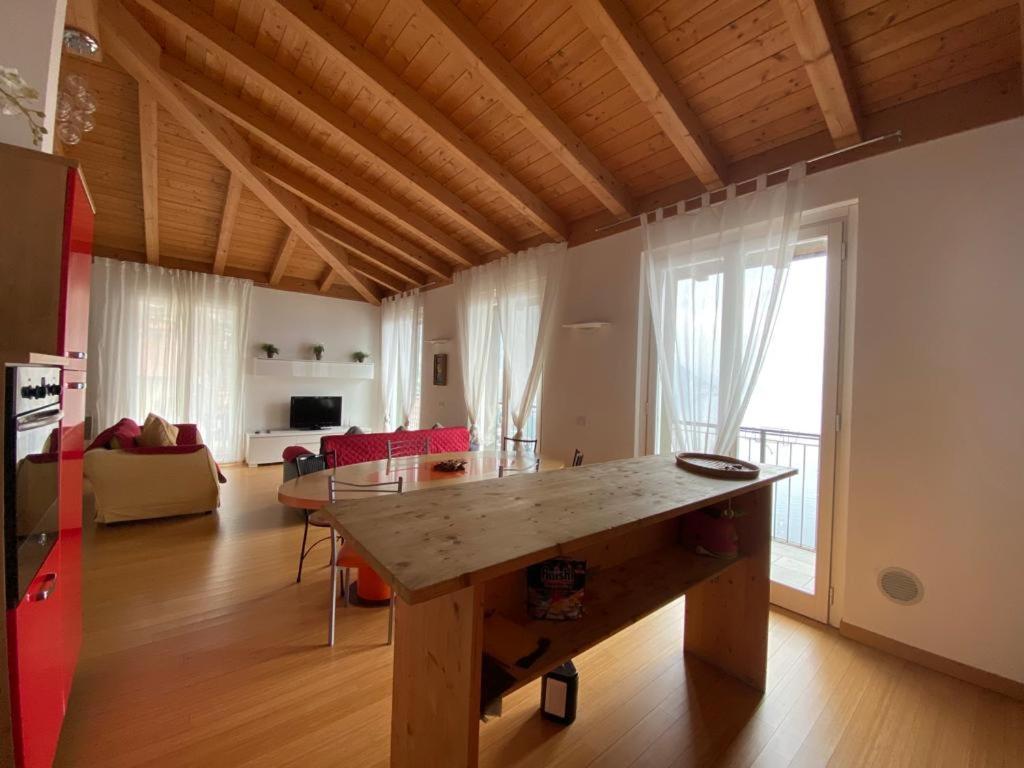 Apartamento Luxury Penthouse With Big Terrace Argegno Exterior foto